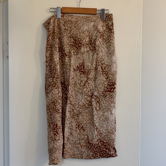 Brand new pendrell skirt with buttons - Picture 3 of 4